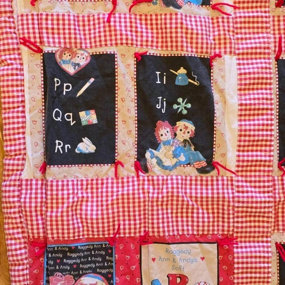 Vtg 90s Raggedy Ann Andy ABC Handmade Quilt‎ Large 33x66 Daisy Kingdom Fabric